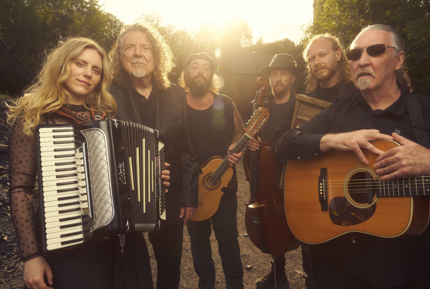 Robert Plant Presents Saving Grace Featuring Suzi Dian